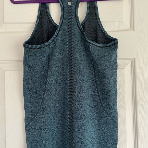 Lululemon swiftly tech tank - Picture 2 of 2